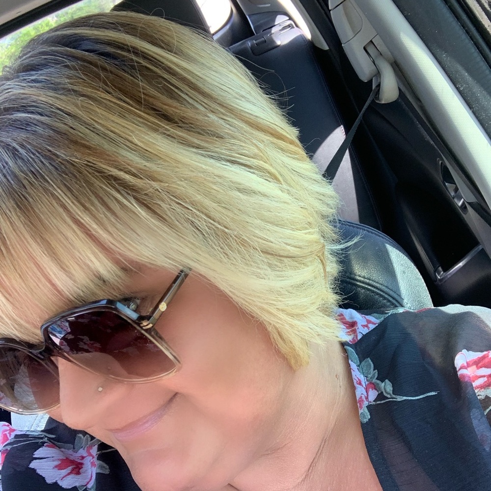 Meet your Posher, Lisa